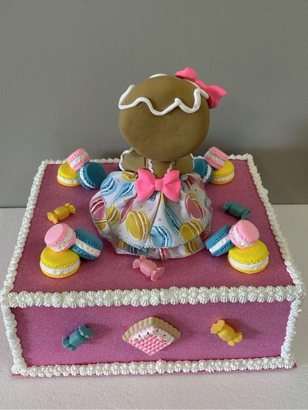 Gingerbread Candy Land Centerpiece - Pink Fake Cake - Picture 3 of 7